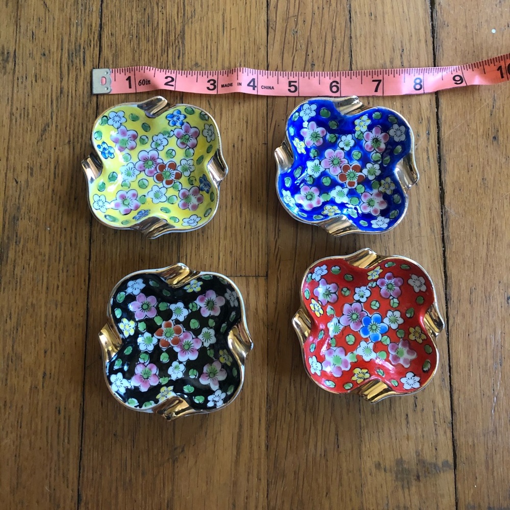 Vintage Hand Painted Floral Ashtrays Made in Japan - Picture 6 of 10
